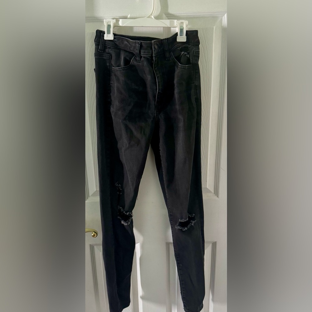 American Eagle Black Ripped Highrise Jeggings
